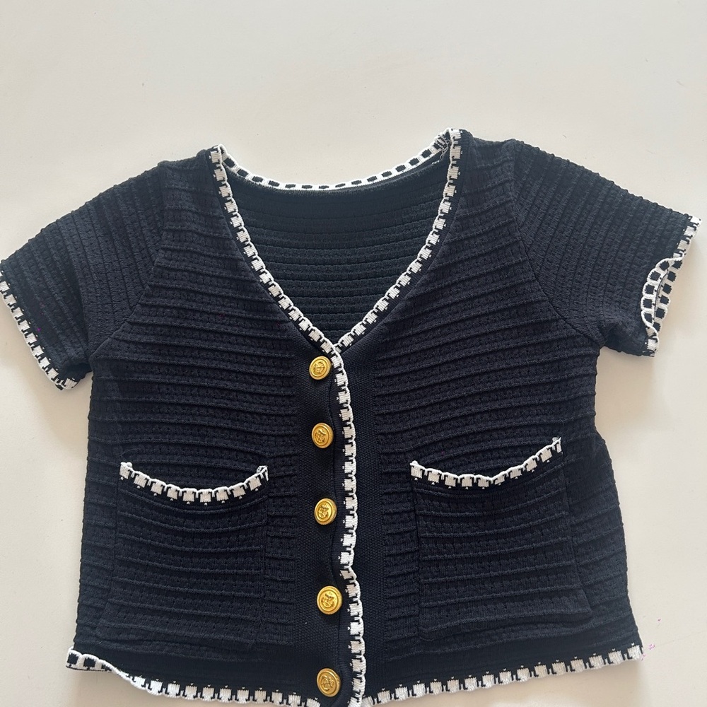 Black Button-Up Cropped Short Sleeve Cardigan